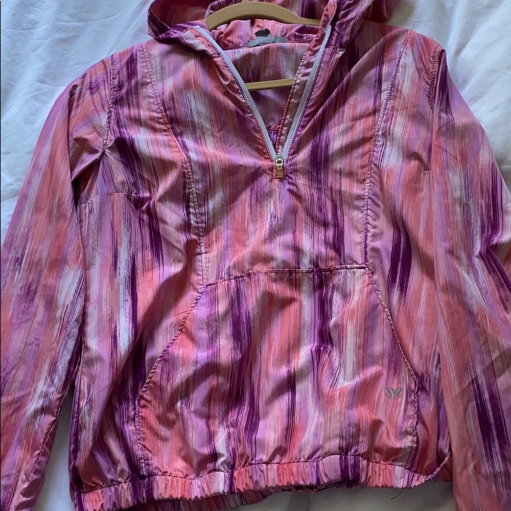 Windbreaker pullover